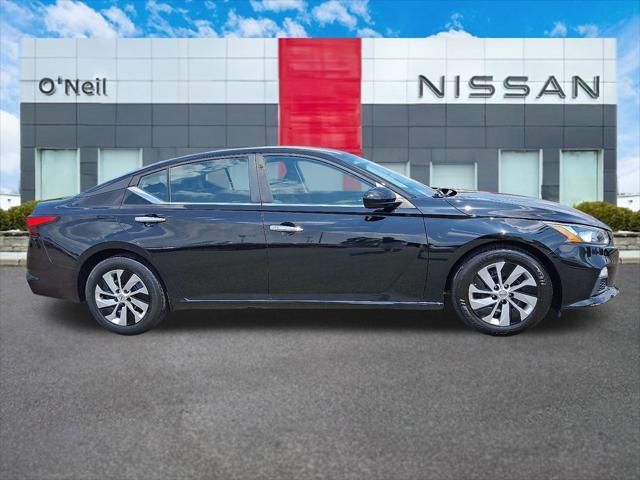 Photo of 2020 Super Black Nissan Altima