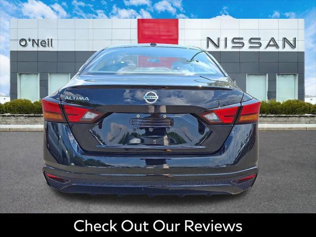 Photo of 2020 Super Black Nissan Altima