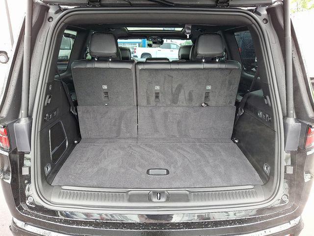 Photo of 2025 Diamond Black Crystal Pearlcoat Jeep Wagoneer