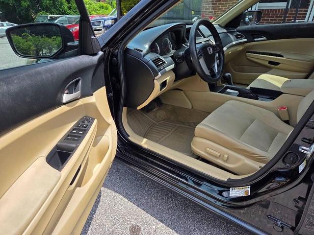 Photo of 2012 Crystal Black Pearl Honda Accord