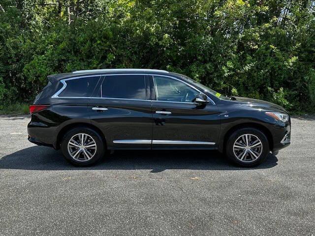 Photo of 2017 Black Obsidian INFINITI QX60