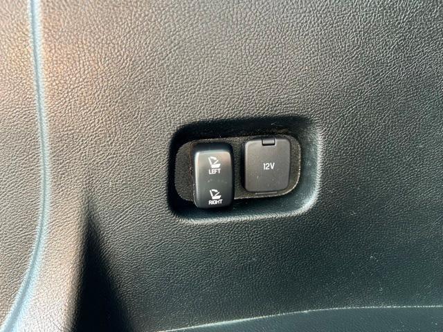 Photo of 2022 Atlas Blue Metallic Ford Edge