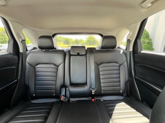 Photo of 2022 Atlas Blue Metallic Ford Edge