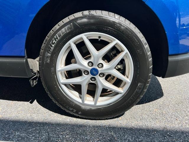 Photo of 2022 Atlas Blue Metallic Ford Edge