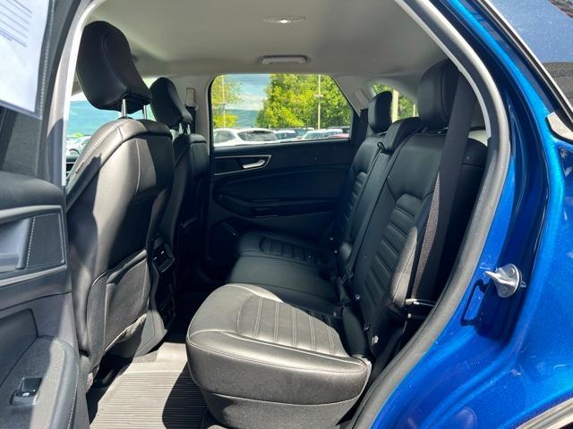 Photo of 2022 Atlas Blue Metallic Ford Edge