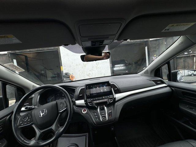 Photo of 2023 Gray Honda Odyssey
