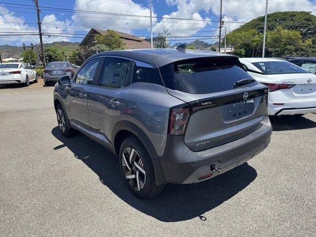 Photo of 2025 Gun Metallic Nissan Kicks