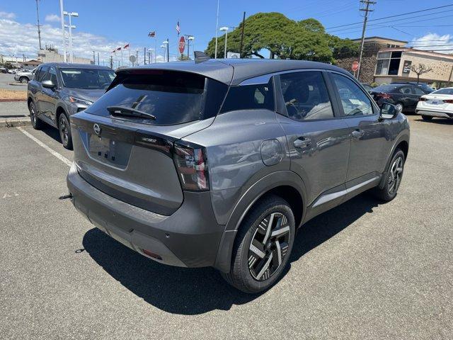 Photo of 2025 Gun Metallic Nissan Kicks