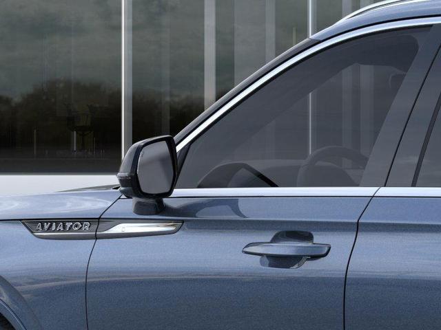 Photo of 2025 Whisper White Lincoln Aviator