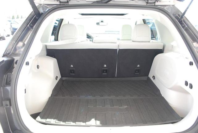 Photo of 2020 Granite Crystal Clearcoat Metallic Jeep Cherokee