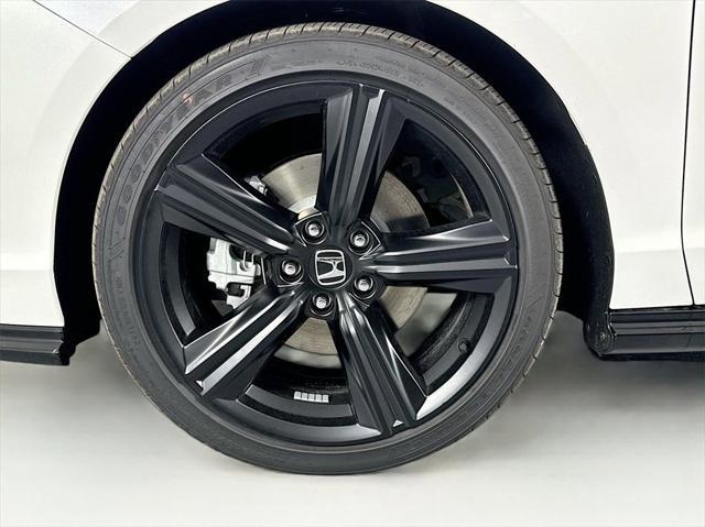 Photo of 2025 Platinum Honda Accord Hybrid