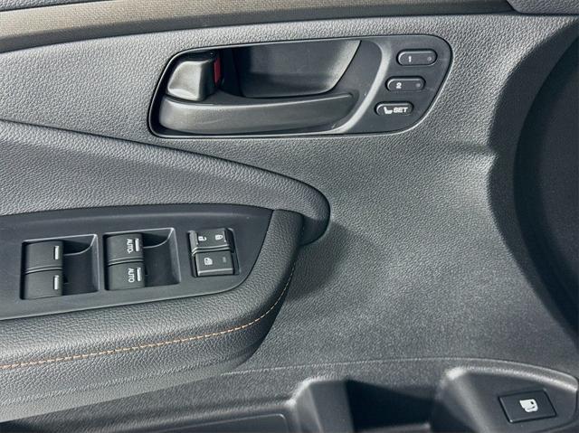 Photo of 2025 Crystal Black Pearl Honda Ridgeline