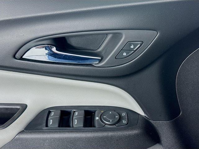 Photo of 2019 Silver Ice Metallic Chevrolet Equinox