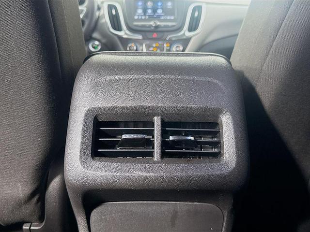 Photo of 2019 Silver Ice Metallic Chevrolet Equinox