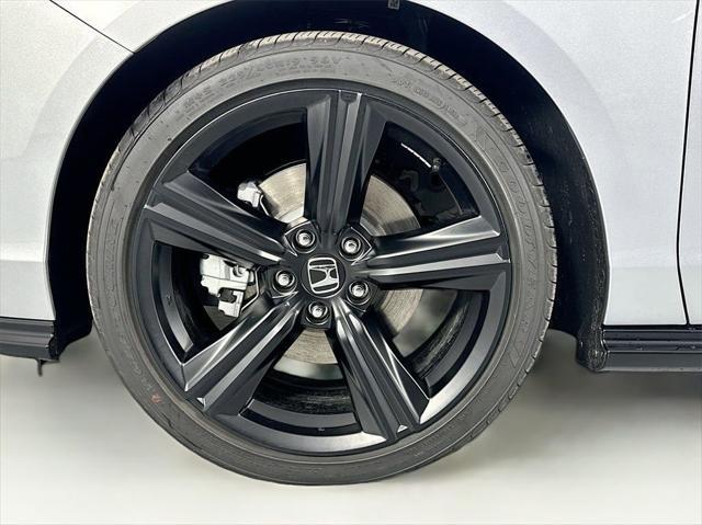 Photo of 2025 Solar Silver Metallic Honda Accord Hybrid