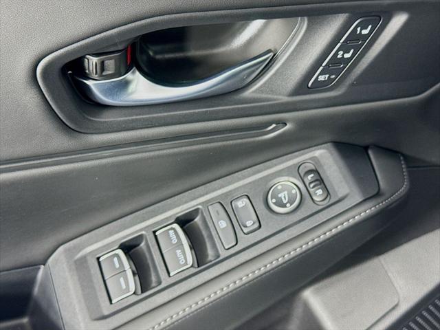 Photo of 2025 Solar Silver Metallic Honda Accord Hybrid