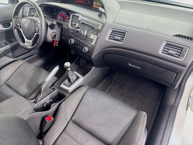 Photo of 2013 Taffeta White Honda Civic
