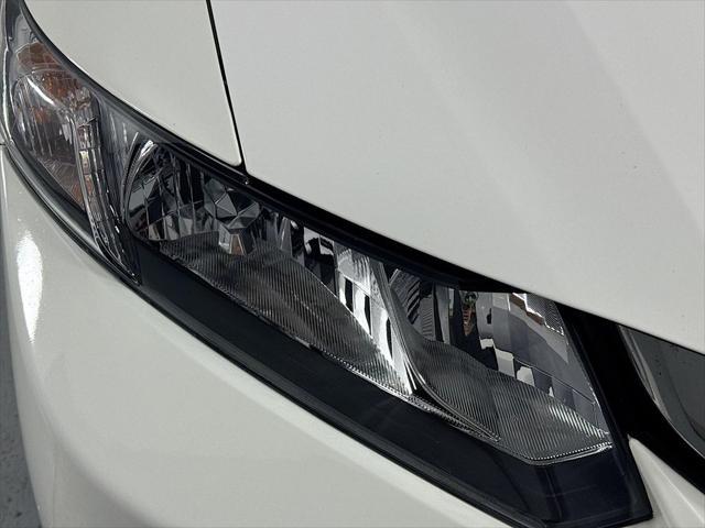 Photo of 2013 Taffeta White Honda Civic