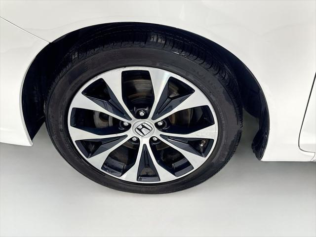 Photo of 2013 Taffeta White Honda Civic
