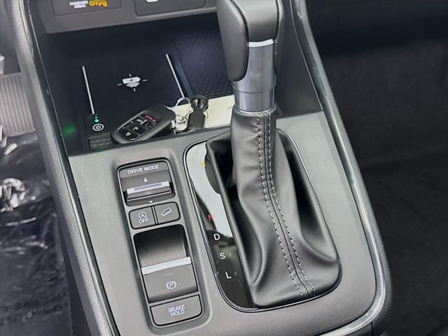 Photo of 2026 Platinum White Pearl Honda CR-V