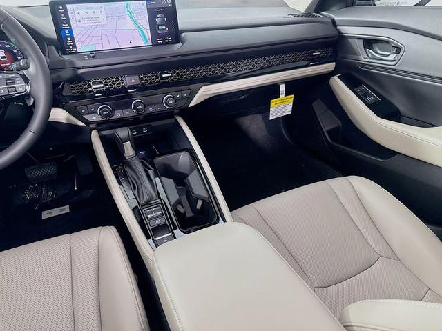 Photo of 2025 Platinum White Pearl Honda Accord Hybrid