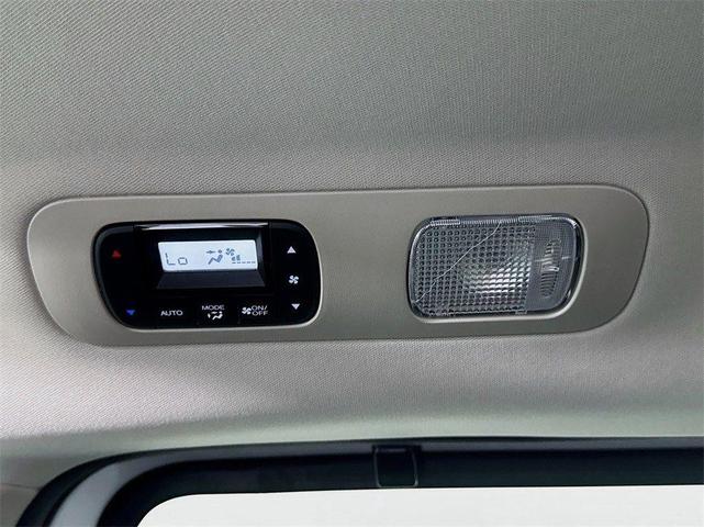 Photo of 2025 Crystal Black Pearl Honda Odyssey