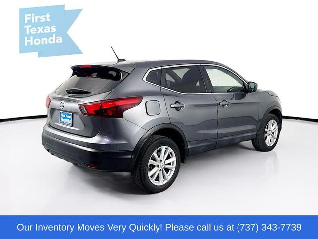 Photo of 2018 Gun Metallic Nissan Rogue Sport