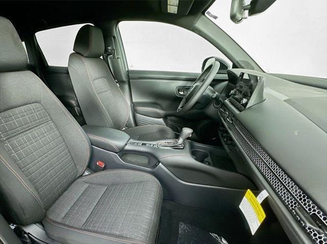 Photo of 2025 Platinum White Pearl Honda HR-V