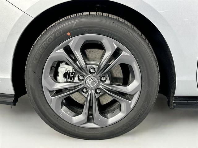 Photo of 2025 Solar Silver Metallic Honda Accord Hybrid