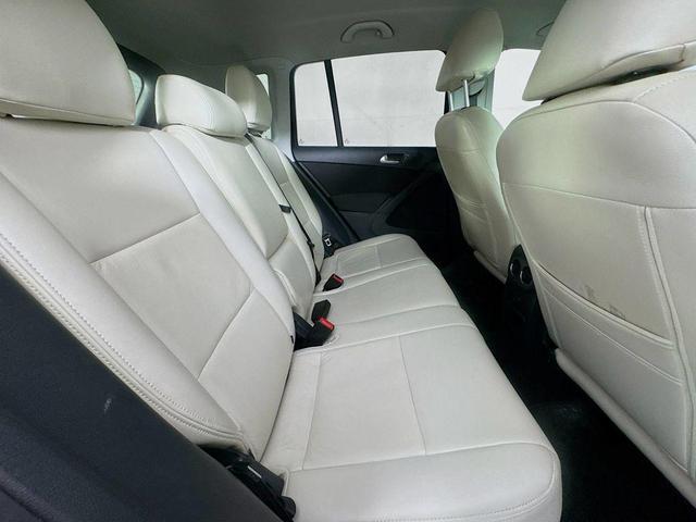 Photo of 2017 Deep Black Pearl Volkswagen Tiguan