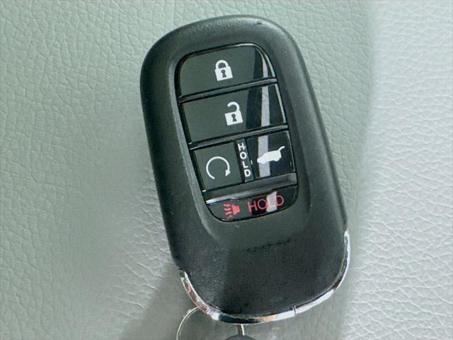 Photo of 2025 Platinum White Pearl Honda Pilot