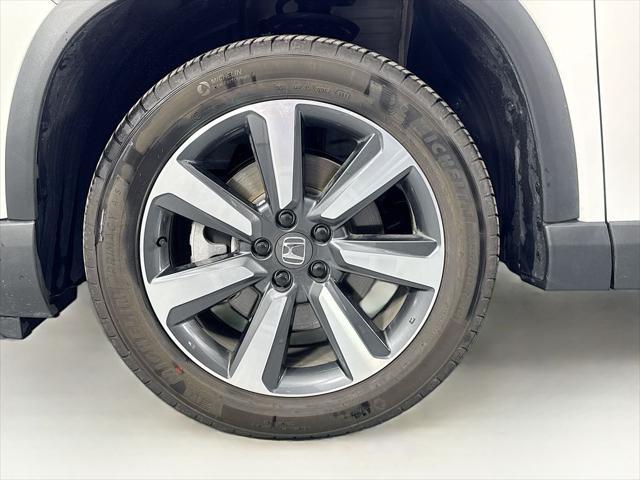 Photo of 2025 Platinum White Pearl Honda Pilot