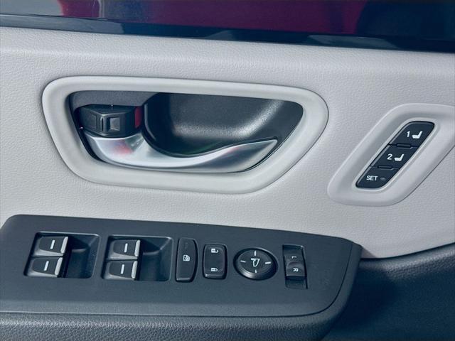 Photo of 2025 Platinum White Pearl Honda Pilot
