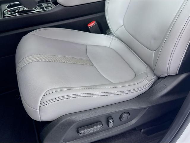 Photo of 2025 Platinum White Pearl Honda Pilot