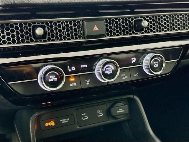 Photo of 2025 Platinum Honda Civic
