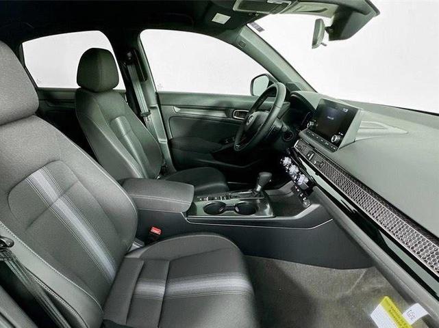 Photo of 2025 Platinum Honda Civic