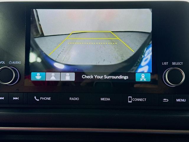 Photo of 2025 Obsidian Blue Pearl Honda Pilot
