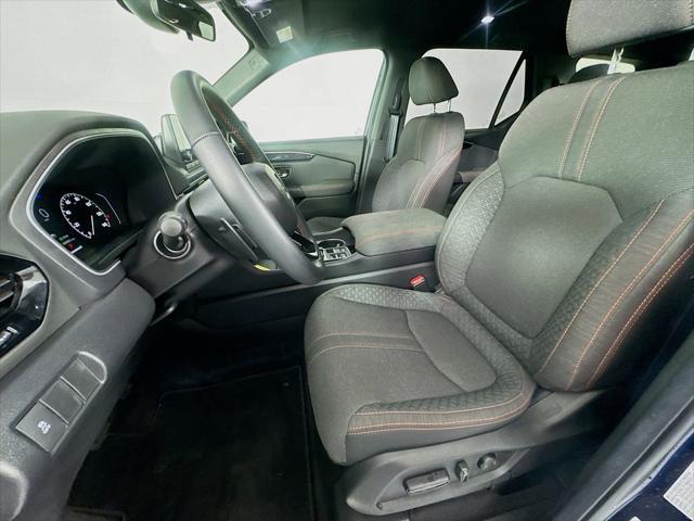 Photo of 2025 Obsidian Blue Pearl Honda Pilot