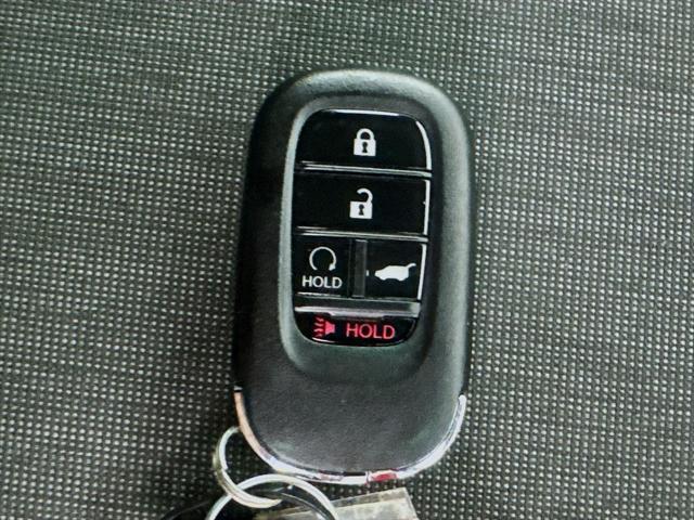 Photo of 2025 Obsidian Blue Pearl Honda Pilot