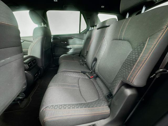 Photo of 2025 Obsidian Blue Pearl Honda Pilot