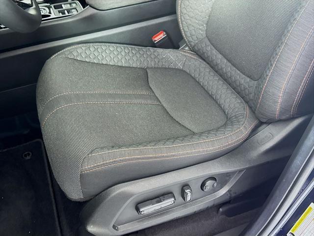 Photo of 2025 Obsidian Blue Pearl Honda Pilot