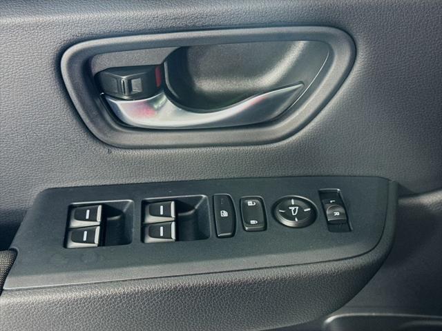 Photo of 2025 Obsidian Blue Pearl Honda Pilot