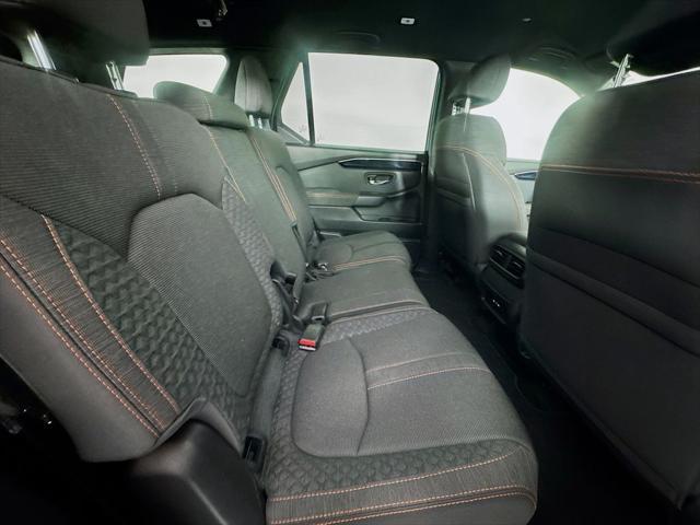Photo of 2025 Obsidian Blue Pearl Honda Pilot