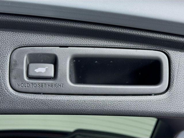 Photo of 2023 Urban Gray Pearl Honda CR-V Hybrid