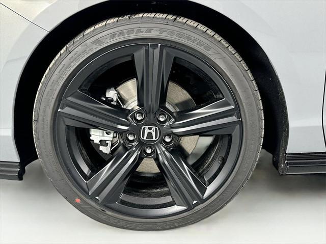 Photo of 2025 Urban Gray Pearl Honda Accord Hybrid