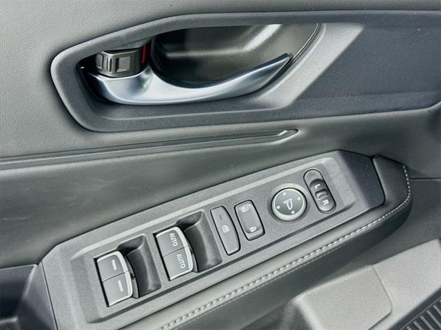 Photo of 2025 Solar Silver Metallic Honda Accord Hybrid