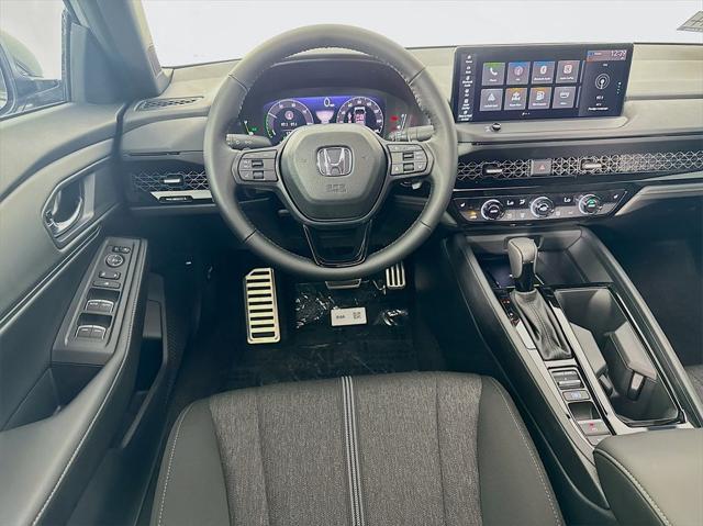 Photo of 2025 Solar Silver Metallic Honda Accord Hybrid