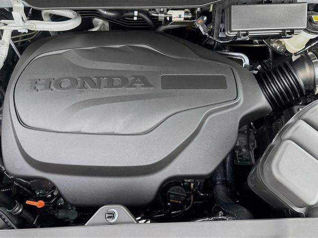 Photo of 2025 Solar Silver Metallic Honda Ridgeline