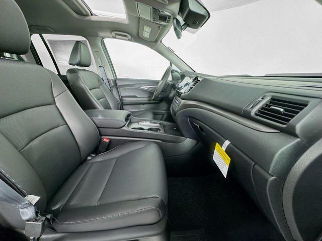 Photo of 2025 Solar Silver Metallic Honda Ridgeline