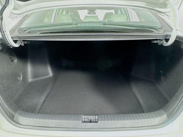 Photo of 2025 Platinum White Pearl Honda Accord